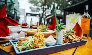 nha-hang-sum-villa-10-dang-thai-mai-tay-ho-1