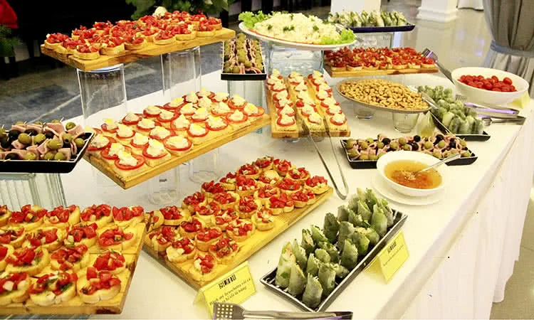 nha-hang-sum-villa-10-dang-thai-mai-tay-ho-2