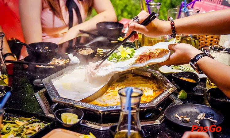 nha-hang-taiji-hotpot-hang-bong-slide-2