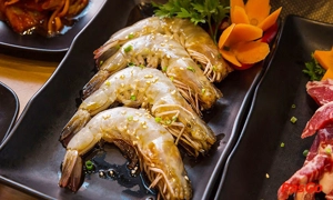 nha-hang-taka-bbq-nguyen-gia-tri-quan-binh-thanh-4