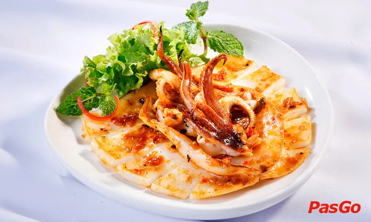 nha-hang-tan-ga-cua-nguyen-thi-dinh-slide-8