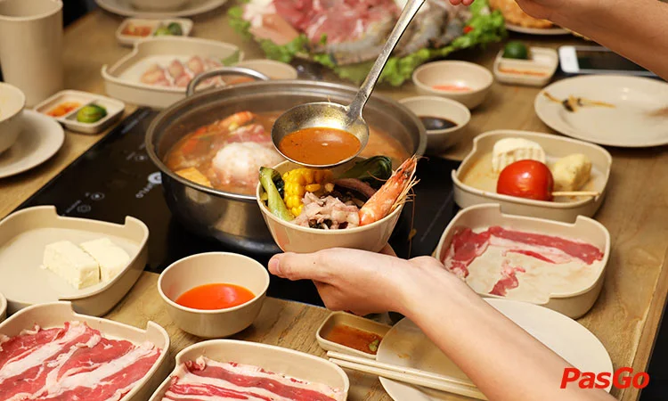 nha-hang-thai-deli-qq8827-lau-thai-hai-san-quan-hoa-4