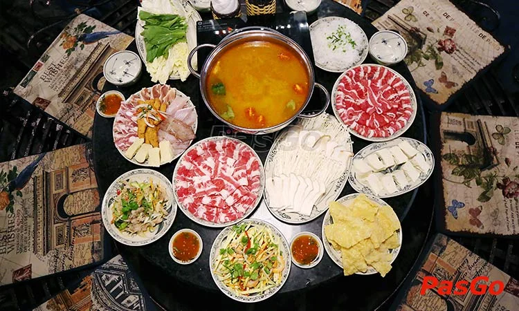 nha-hang-thai-food-ton-that-thiep-slide-1