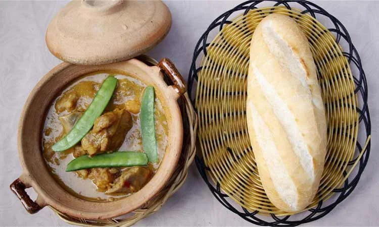 nha-hang-tu-tri-nam-quoc-cang-quan-1-4