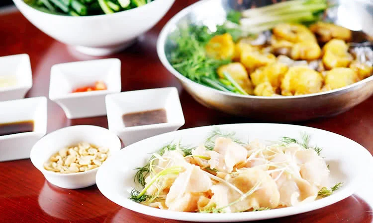 nha-hang-vua-cha-ca-48-nguyen-thi-dinh-2