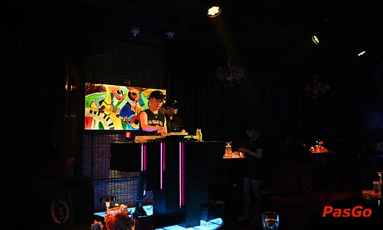 qqq88 X Club & Lounge Trần Bình không gian náo nhiệt sau giờ làm 8