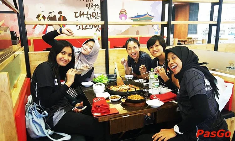 nha-hang-yoogane-chicken-galbi-aeon-mall-binh-tan-9