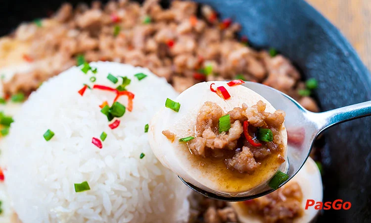 nha-hang-yummyq-truong-dinh-4