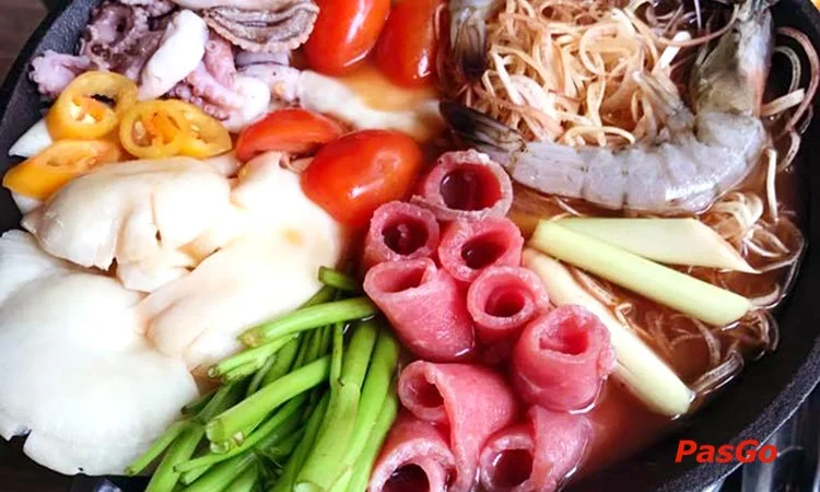 nha-hang-yummyq-truong-dinh-2