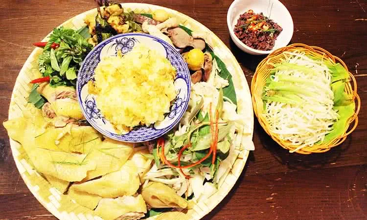 quan-an-ngon-phan-dinh-phung-gin-giu-linh-hon-am-thuc-viet-1