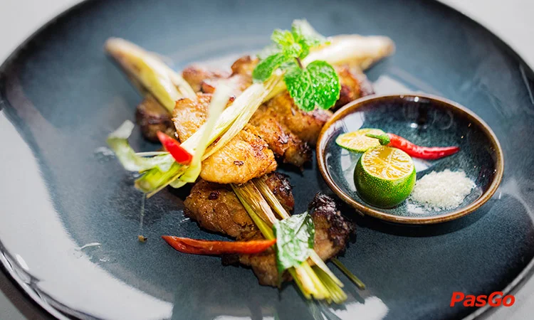 red-bean-trendy-restaurant-nguyen-quang-bich-1