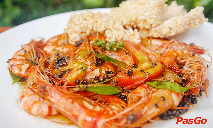 red-pepper-restaurant-nguyen-tri-phuong-slide-1