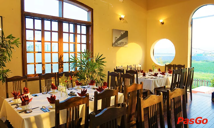 red-pepper-restaurant-nguyen-tri-phuong-slide-11