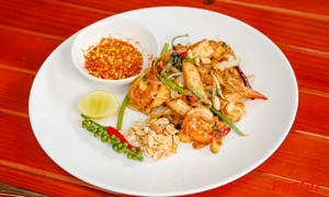 red-pepper-restaurant-nguyen-tri-phuong-slide-3