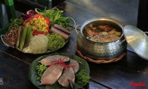 Hẻm quán Hoàng Cầu 1