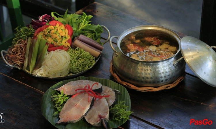 Hẻm quán Hoàng Cầu 1
