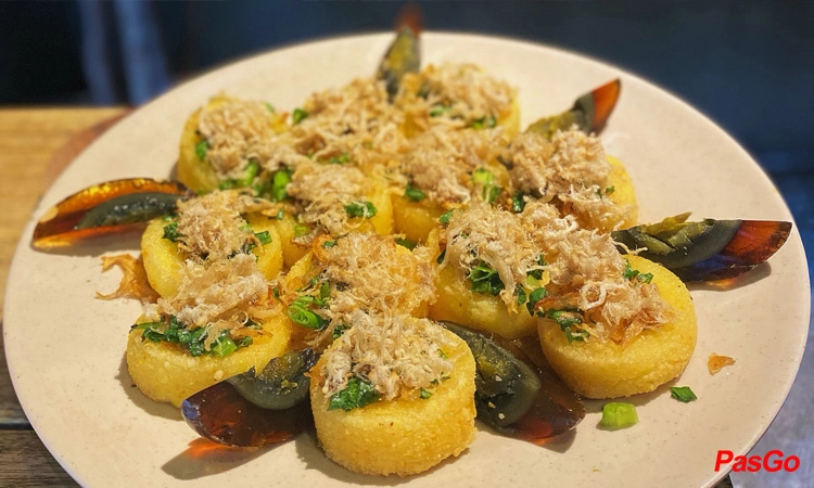 Hẻm quán Hoàng Cầu 4