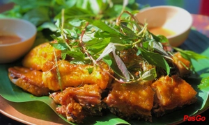 Hẻm quán Hoàng Cầu 6