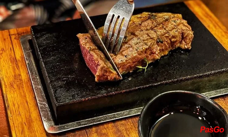 Slide Ông Tây Steak 1