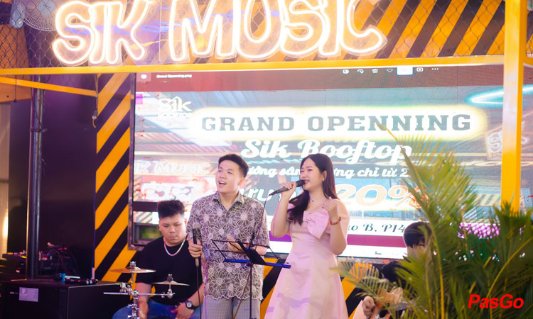 nha-hang-sik-dak-fook-an-duoc-phuc-vuon-bia-san-thuong-4