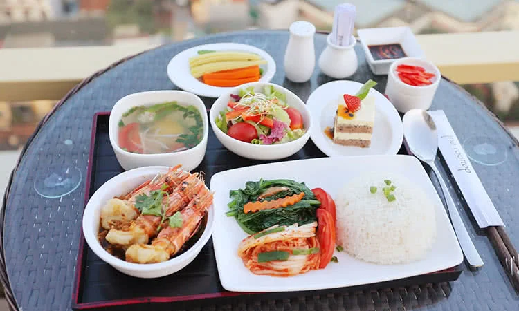the-rooftop-bar-ha-noi-diem-giai-tri-bac-nhat-ha-thanh-3