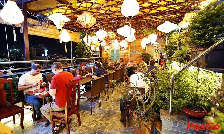 the-view-rooftop-bar-bui-vien-slide-10
