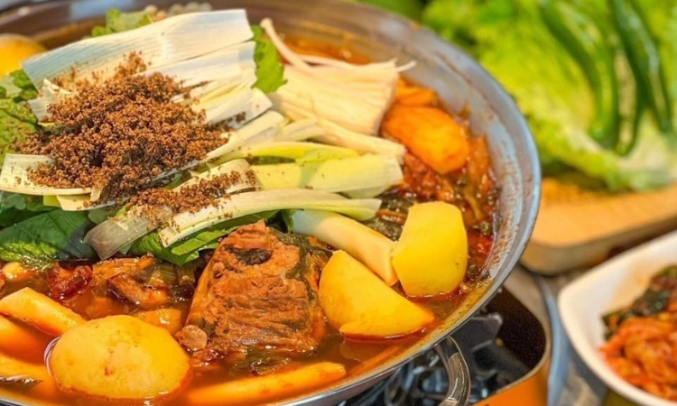 Canh Xương Khoai Tây Lớn, Giá 650K1