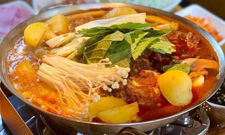 Canh Xương Khoai Tây Lớn, Giá 650K2
