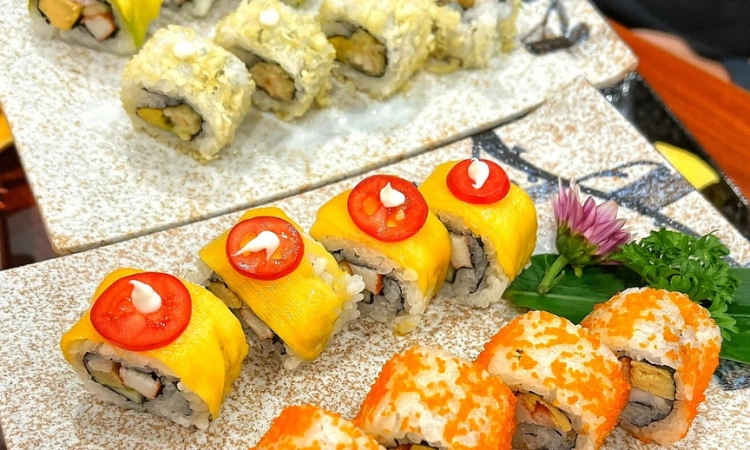 Suất qq8827 Sushi T2-CN, Giá 299K1