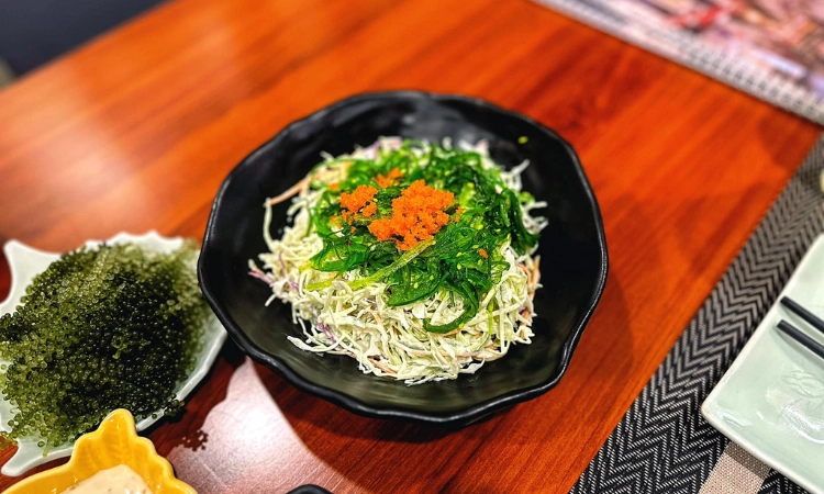 Suất qq8827 Sushi T2-CN, Giá 299K6