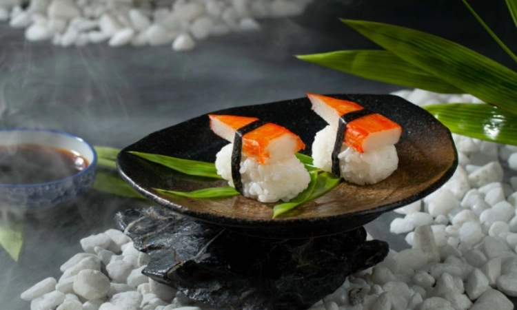Suất qq8827 Sushi T2-CN, Giá 299K7